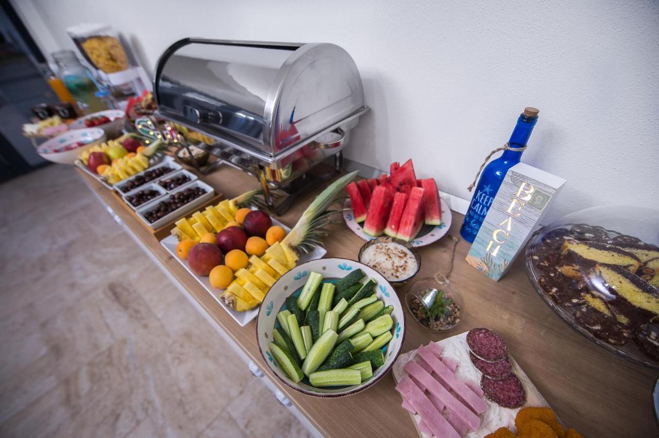 Boutique 23 Hotel Douăzeci şi Trei August Екстериор снимка
