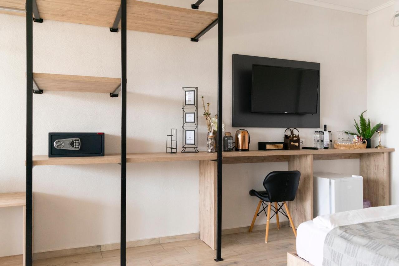 Boutique 23 Hotel Douăzeci şi Trei August Екстериор снимка