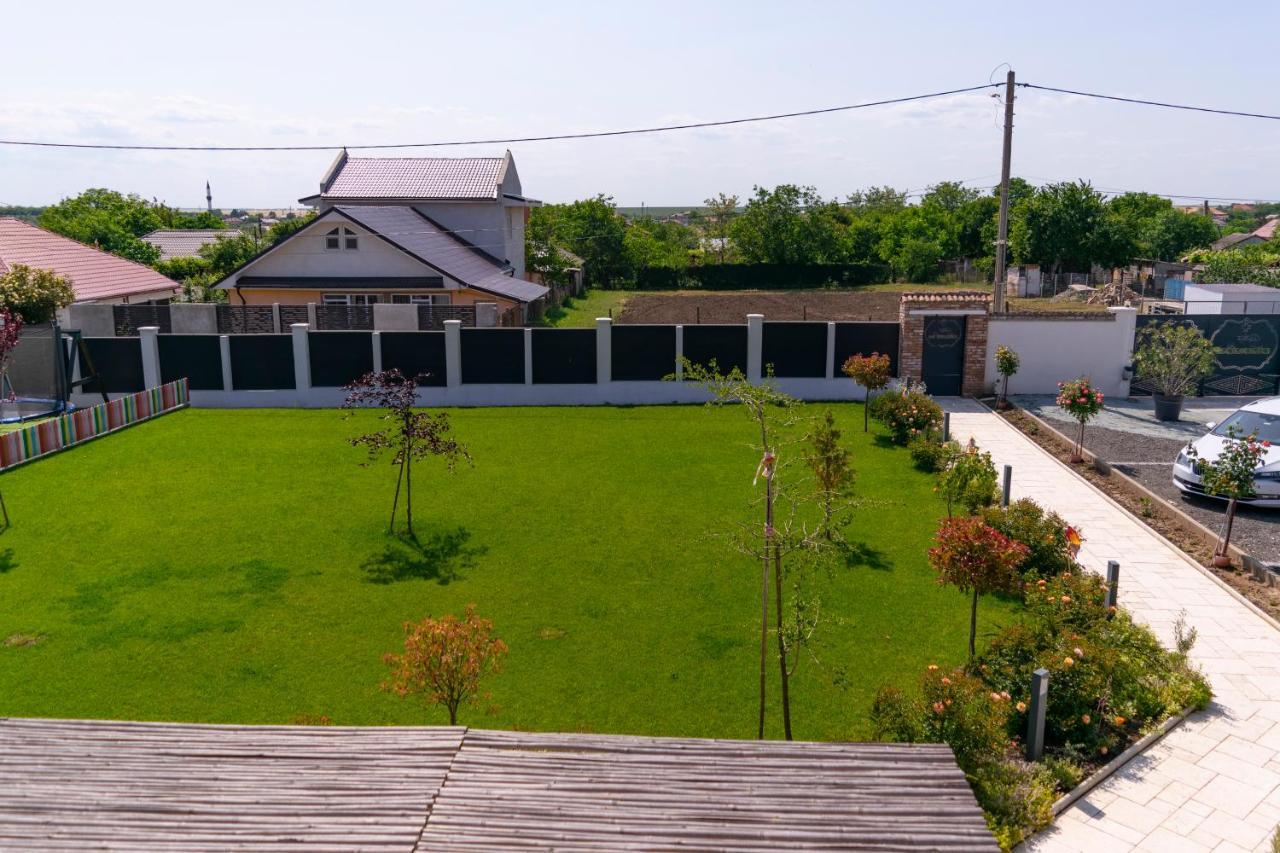 Boutique 23 Hotel Douăzeci şi Trei August Екстериор снимка