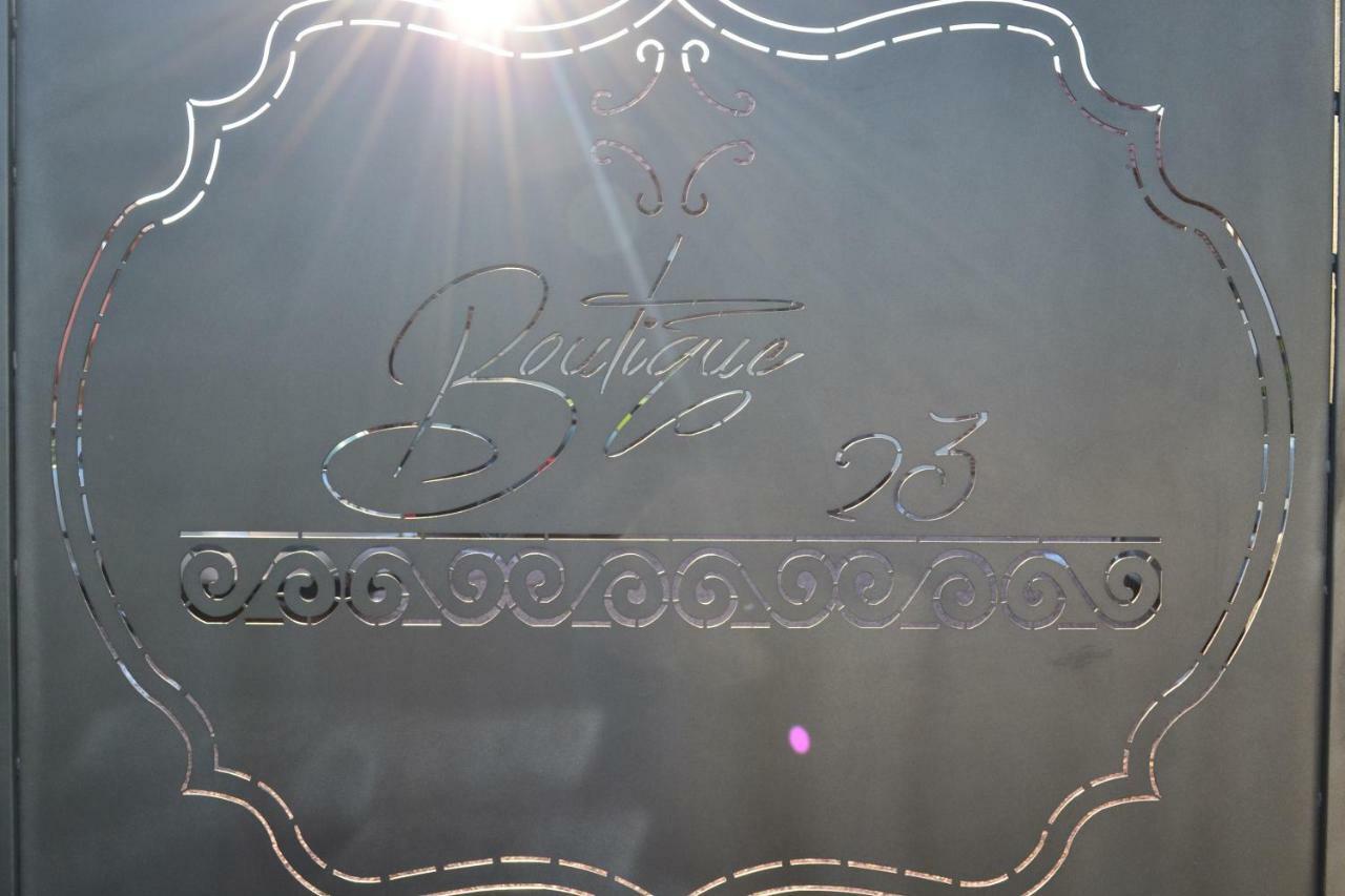 Boutique 23 Hotel Douăzeci şi Trei August Екстериор снимка